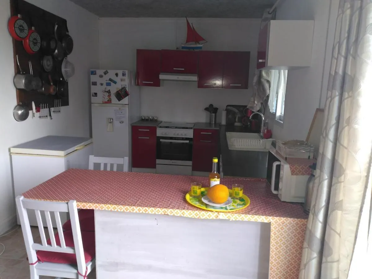 Appartement Maison chaleureuse avec vue sur mer à Terre-De-Haut